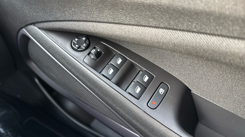 Vauxhall Crossland 1.2 Turbo [130] Design 5dr Auto Petrol Hatchback